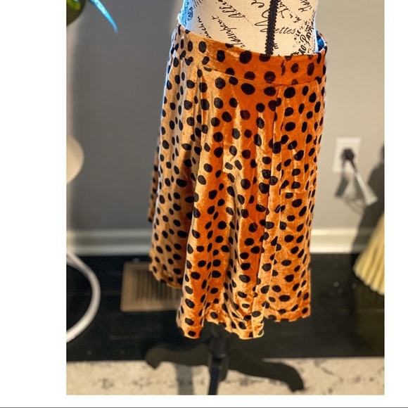 NWT Madewell Velvet Circle Mini Skirt in Leopard Dot - size 6 - Picture 8 of 11